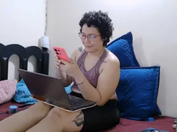 Bongacams Live Sex Cam of onlyLuxas23