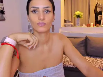 Bongacams Free Live Porn of Milfchelle