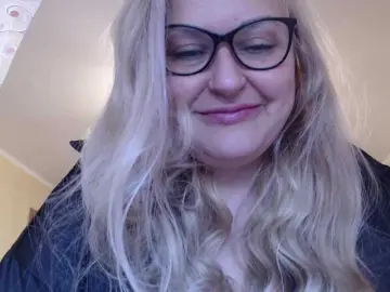 Bongacams Sex Chat of WifeyNusha