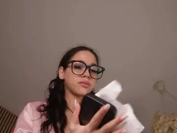 Bongacams Watch Live Sex Cams of kimmblaze
