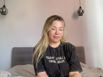 Bongacams Free Porn Cam of AlyraSun