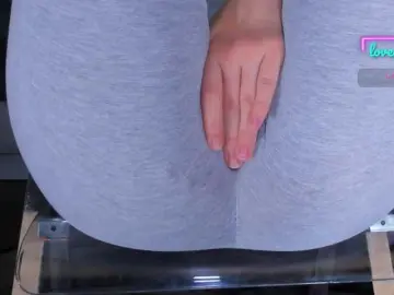 Kira-Kell from bongacams