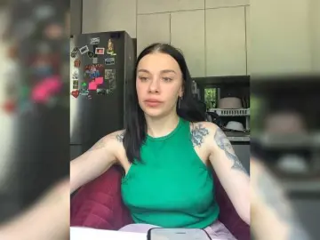 Bongacams Best Webcam of MaidenCrystal