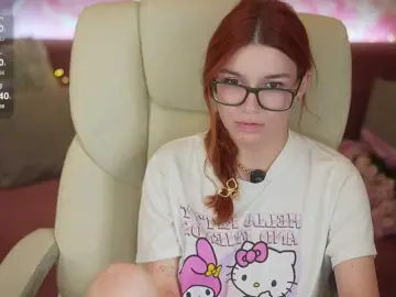 Bongacams Nude Webcam of RedShinee