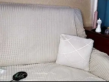 Bongacams Watch Live Sex Cams of SquirtALINA22