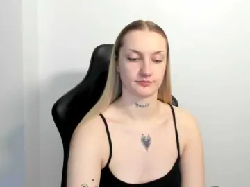 AlexaKisses from bongacams