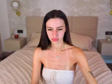 Bongacams Watch Live Sex Cams of SnowWhiteee