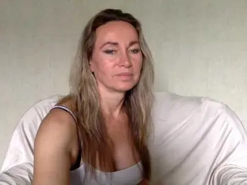 Bongacams Watch Live Sex Cams of Alia1Alia