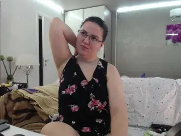Bongacams Nude Webcam of ILoveToFeelU