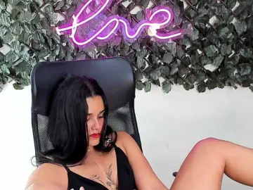 DestinyHills from bongacams