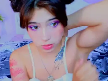CoralineJones from bongacams