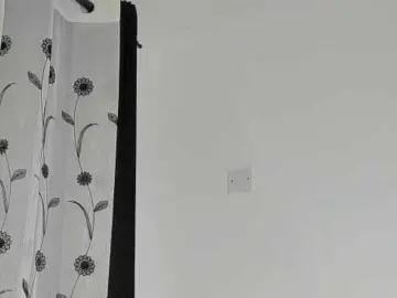 Deliciousbizt from bongacams