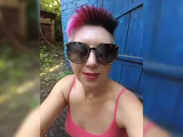 Bongacams Best live sex cam show of BUSINKA-25