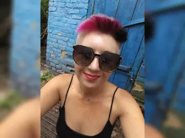 Bongacams Adult Webcams of BUSINKA-25