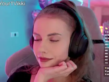Bongacams Free Porn Cam of -VikkiL0vesCheese-