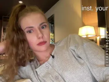Bongacams Live Porn of -VikkiL0vesCheese-