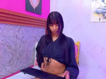 Bongacams Sex Cam of littleeemiily