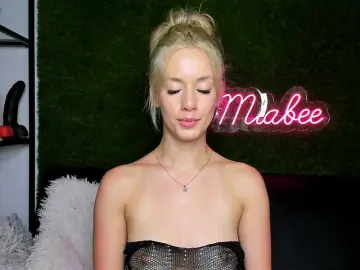 Bongacams Live Sex Cam of MiaBeeX