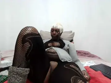 Bongacams Live Sex Cam of CreamyBum