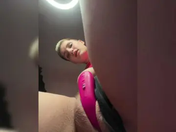 Bongacams Sex Cam of AbsintheGirl