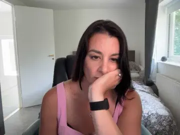 Bongacams Live Sex Cam of magicinabox