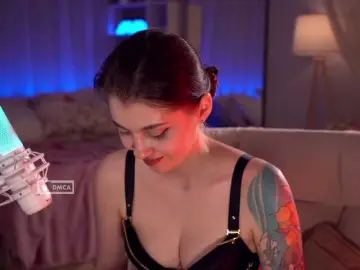 Bongacams Sex Chat of HoneyCherry