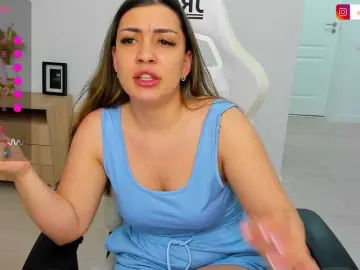 Bongacams Watch Live Sex Cams of EveeEvian