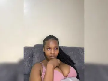 Bongacams Watch Live Sex Cams of Curvy-maxy9