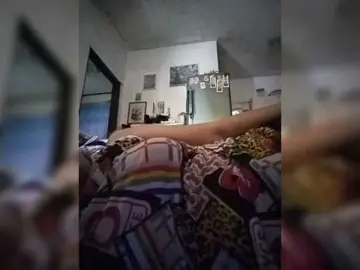 Bongacams Watch Live Sex Cams of Chatty22