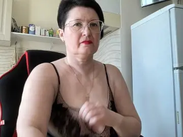 Bongacams Free Live Porn of HotMilfPussy