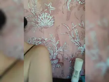 Bongacams Sex Cam of XXhornywetprincess99XX