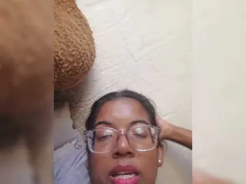IndianBeaut from bongacams