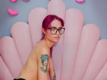 Bongacams Adult Video Chat of LUCYMILLER