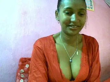 Bongacams Watch Live Sex Cams of Mynah