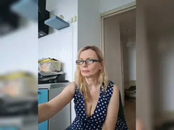 Bongacams Private Sex Chat of ShiningMILF