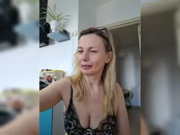 Bongacams Adult Video Chat of ShiningMILF