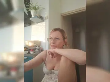 Bongacams Adult Video Chat of ShiningMILF