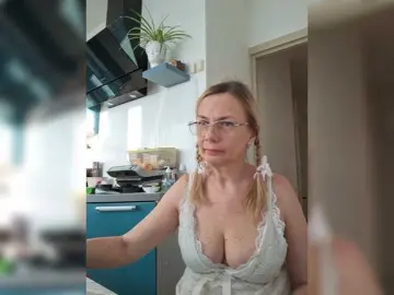 Bongacams Live Sex of ShiningMILF