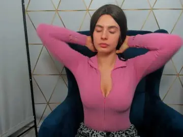 CarliDesire from bongacams