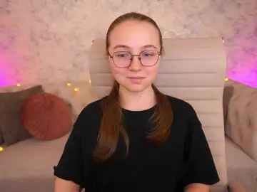 Bongacams Watch Live Sex Cams of ArrinaWairr