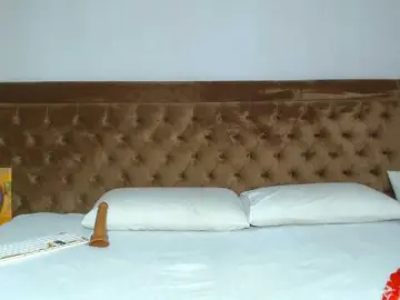 Bongacams Watch Live Sex Cams of aylinhoney