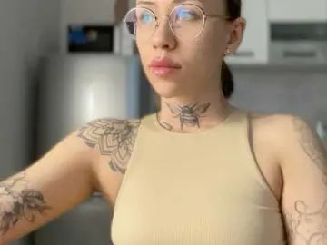IRAONIC from bongacams