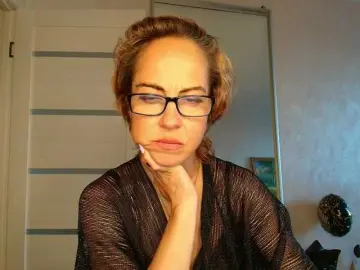 LioraWeiss from bongacams