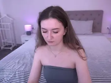 Bongacams Live Sex Cam of CyrenaLuxe