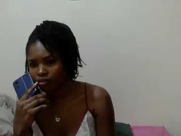 Molient123 from bongacams