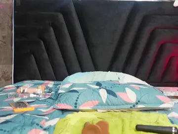 Bongacams Nude Webcam of skinnyslutgirl