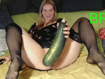 Bongacams Watch Live Sex Cams of MissLilyAbrams