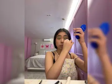 Bongacams Free Porn Cam of LeiaStone