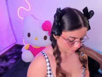 Bongacams Watch Live Sex Cams of Belacurvyx