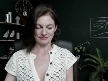 Bongacams Live Sex Cam of mrsVivian